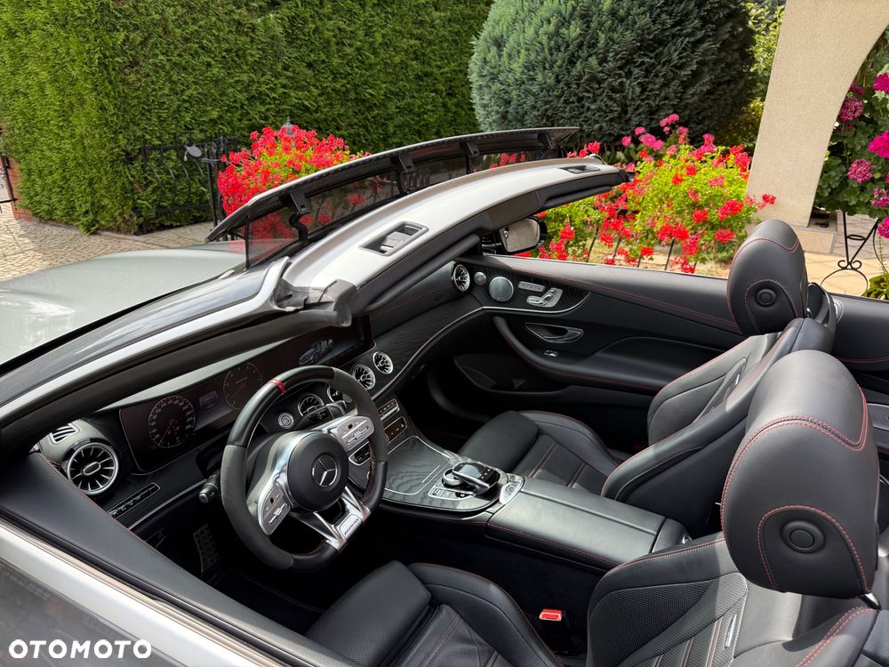 Mercedes-Benz Klasa E AMG 53 Kabriolet 4-Matic+ 9G-TRONIC - 35