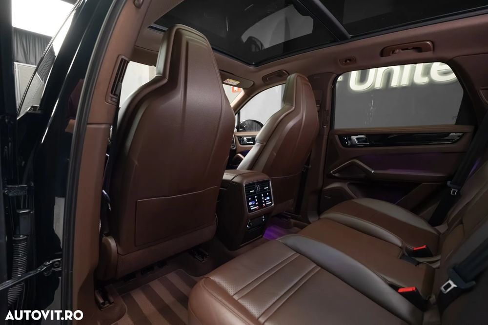 Porsche Cayenne - 28