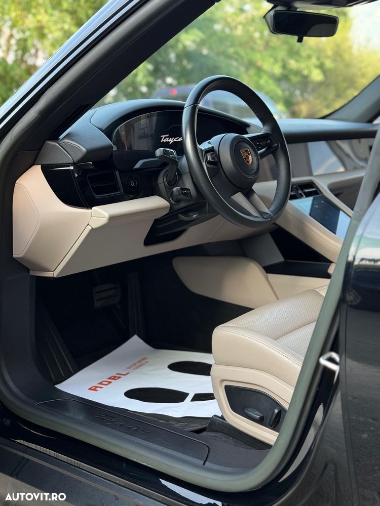 Porsche Taycan - 4