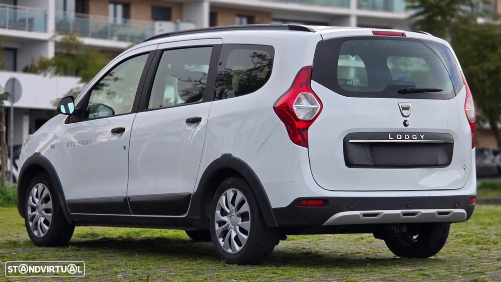 Dacia Lodgy 1.5 dCi Stepway 7L - 4