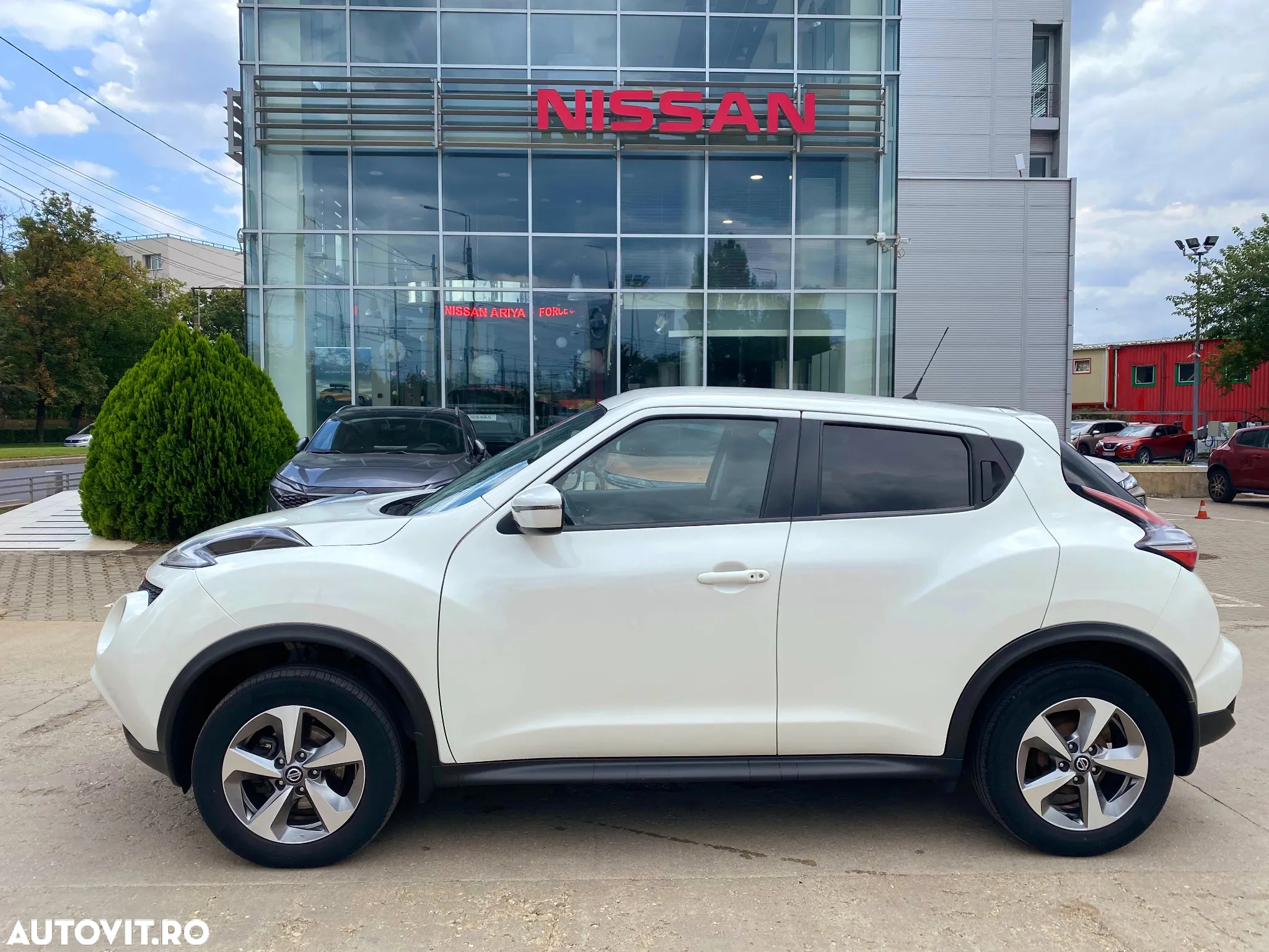 Nissan Juke 1.6L XTRONIC N-Connecta - 2