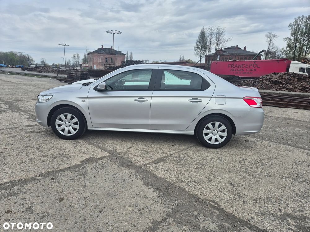 Peugeot 301 1.2 Pure Tech Active - 1