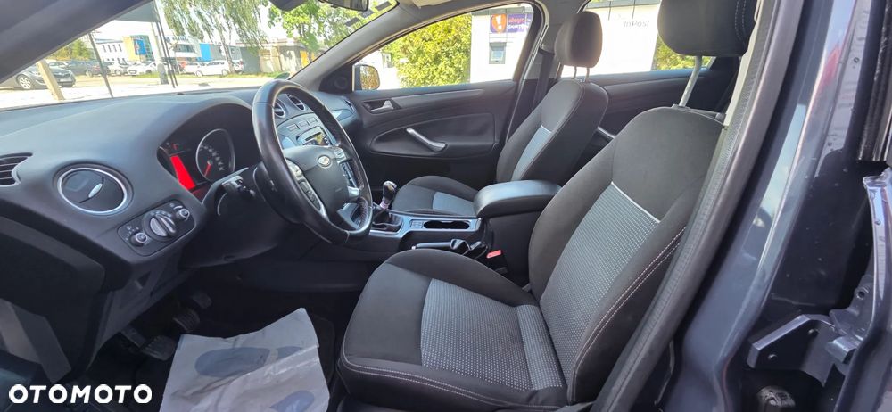 Ford Mondeo 2.0 TDCi Ghia - 27
