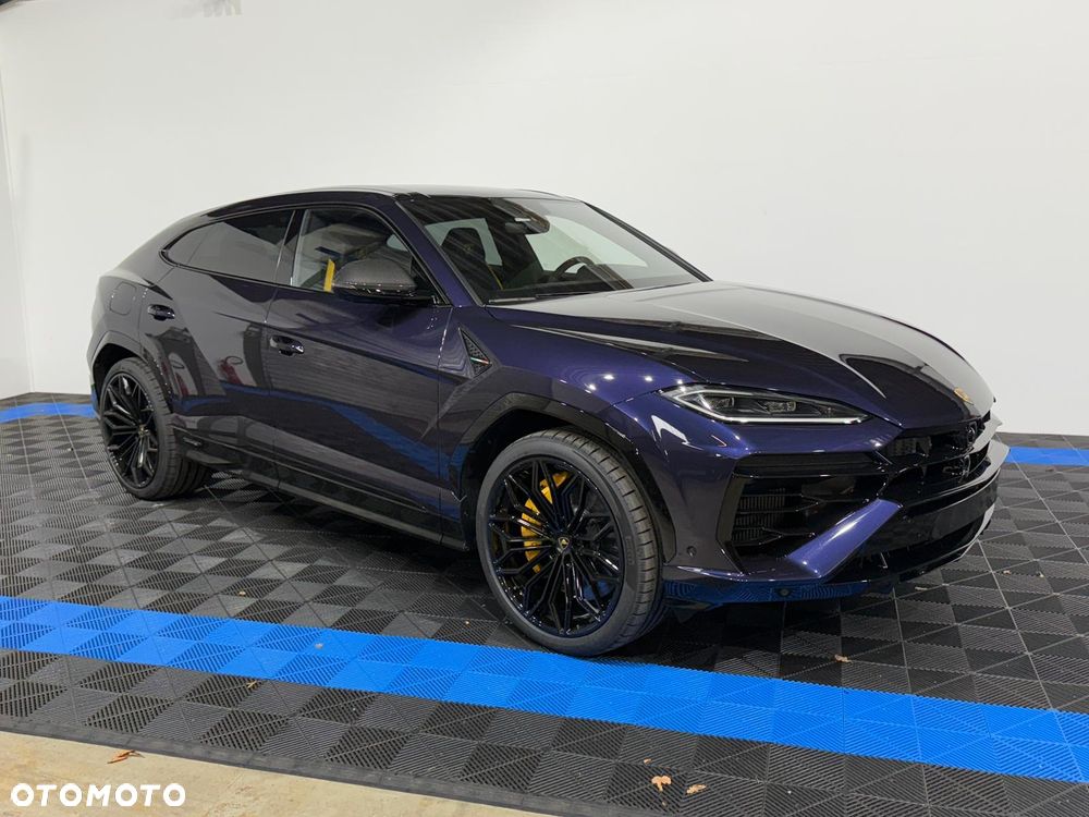 Lamborghini Urus - 12