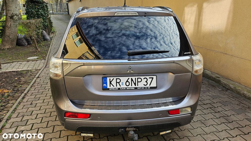 Mitsubishi Outlander 2.0 4WD Plug-In Hybrid Plus - 20