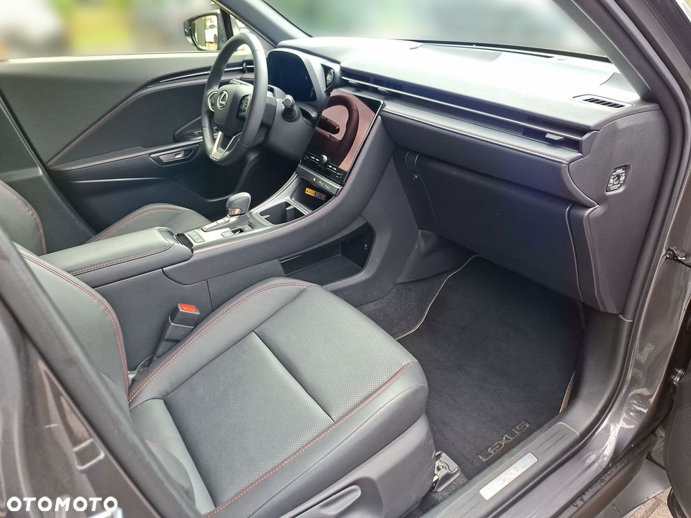 Lexus LBX 1.5 Hybrid Emotion - 15