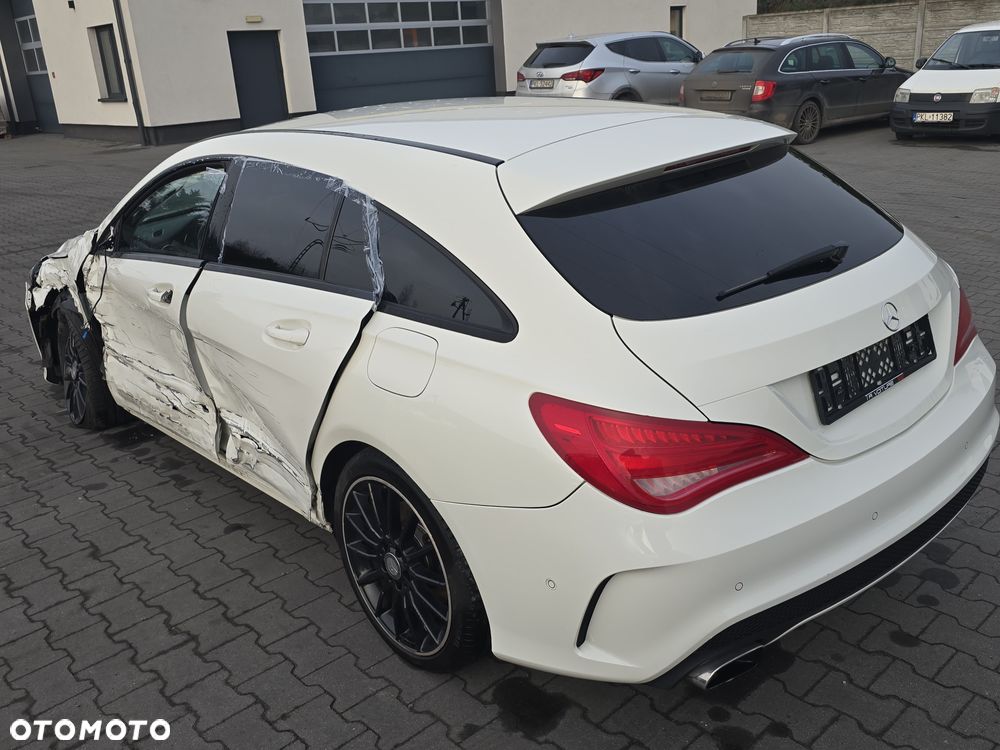 Mercedes-Benz CLA 180 AMG Line - 36