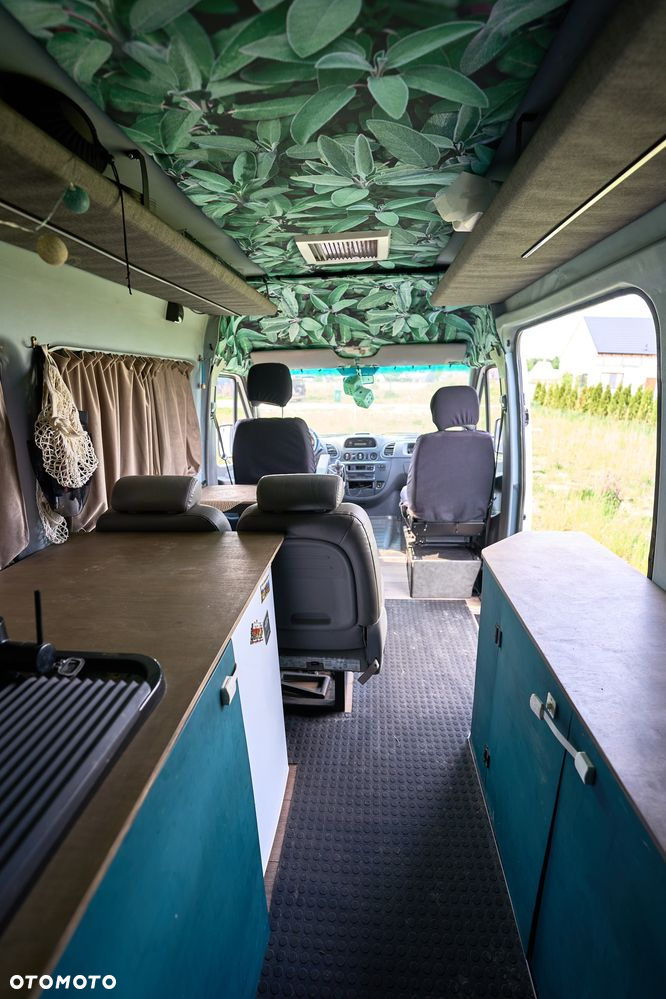 Mercedes-Benz Sprinter - 28