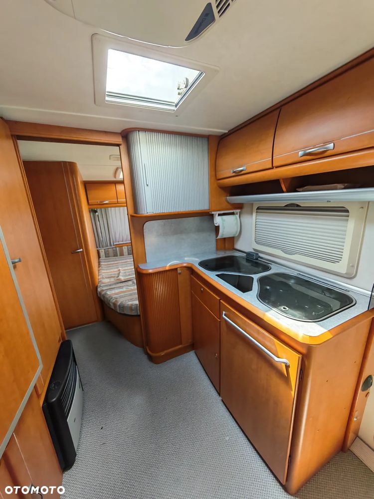 LMC Caravan 510 - 14