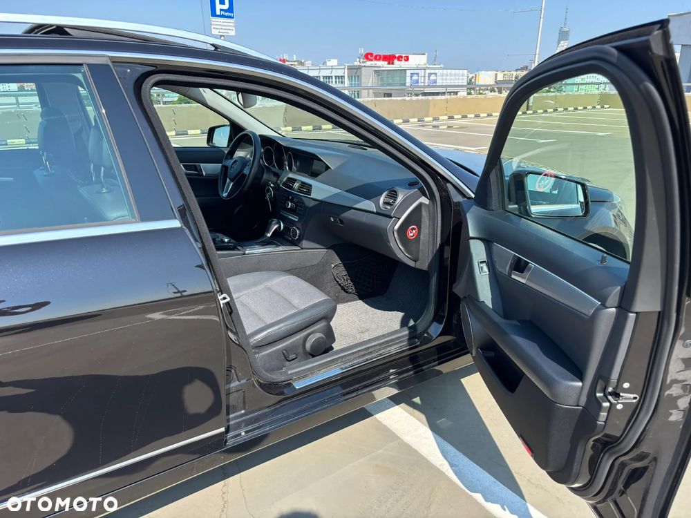 Mercedes-Benz Klasa C 180 BlueEFFICIENCY 7G-TRONIC Avantgarde - 35