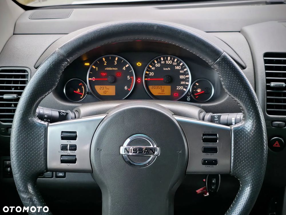 Nissan Pathfinder - 26