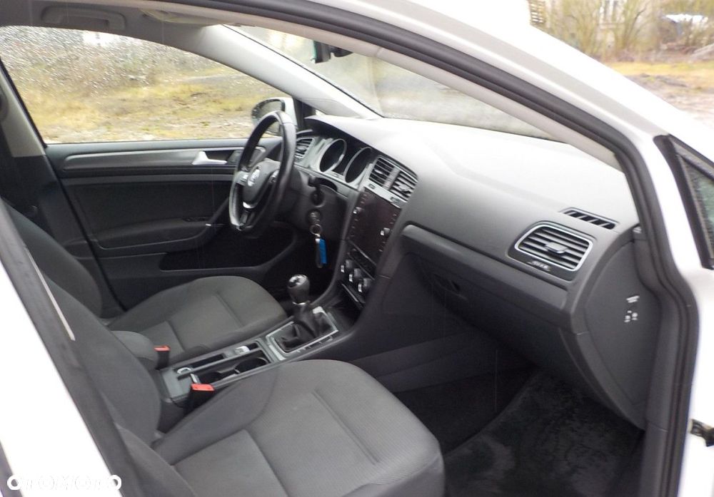 Volkswagen Golf - 14