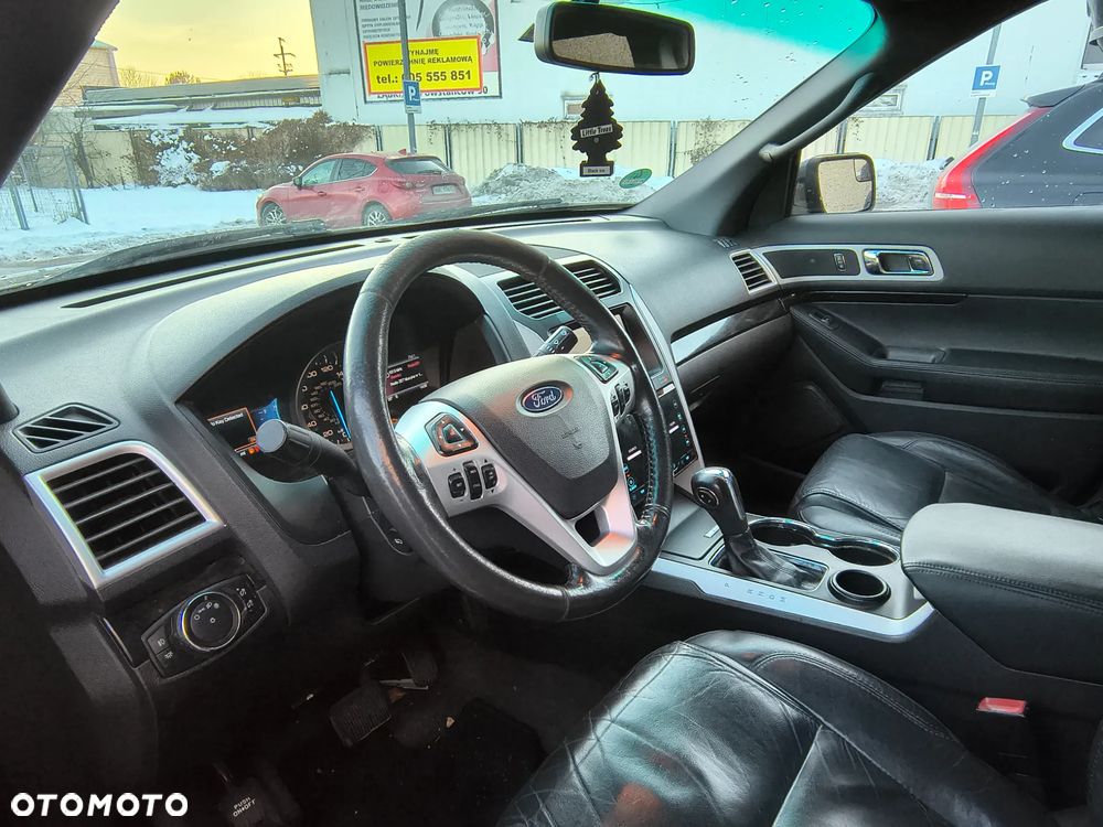 Ford Explorer - 29
