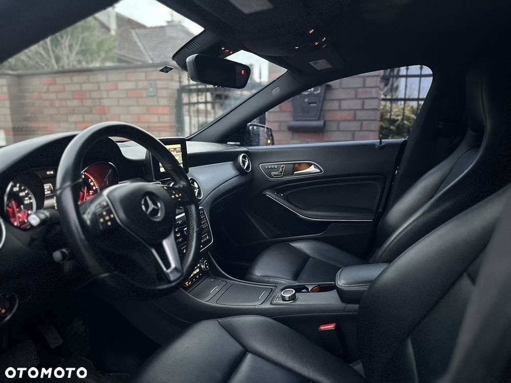 Mercedes-Benz CLA 250 7G-DCT AMG Line - 5