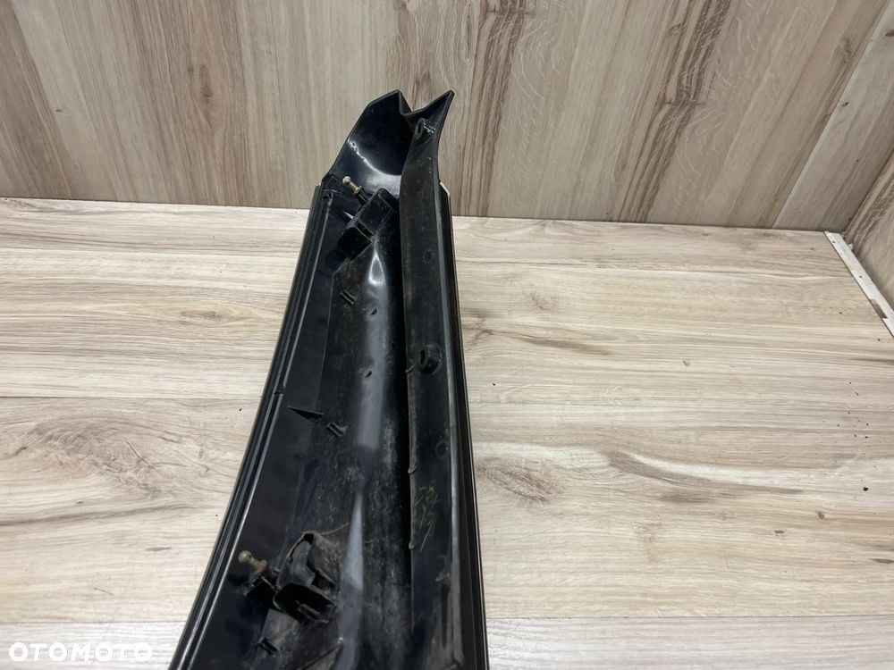 LAMPA TYLNA PRAWA MITSUBISHI GRANDIS - 7