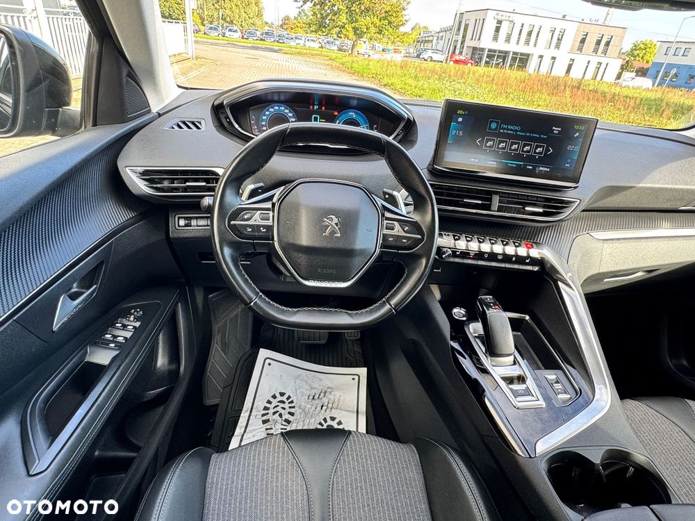 Peugeot 3008 1.6 PureTech HYbrid Allure S&S EAT8 - 17