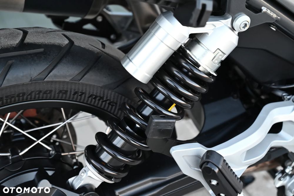 Moto Guzzi V85 - 38