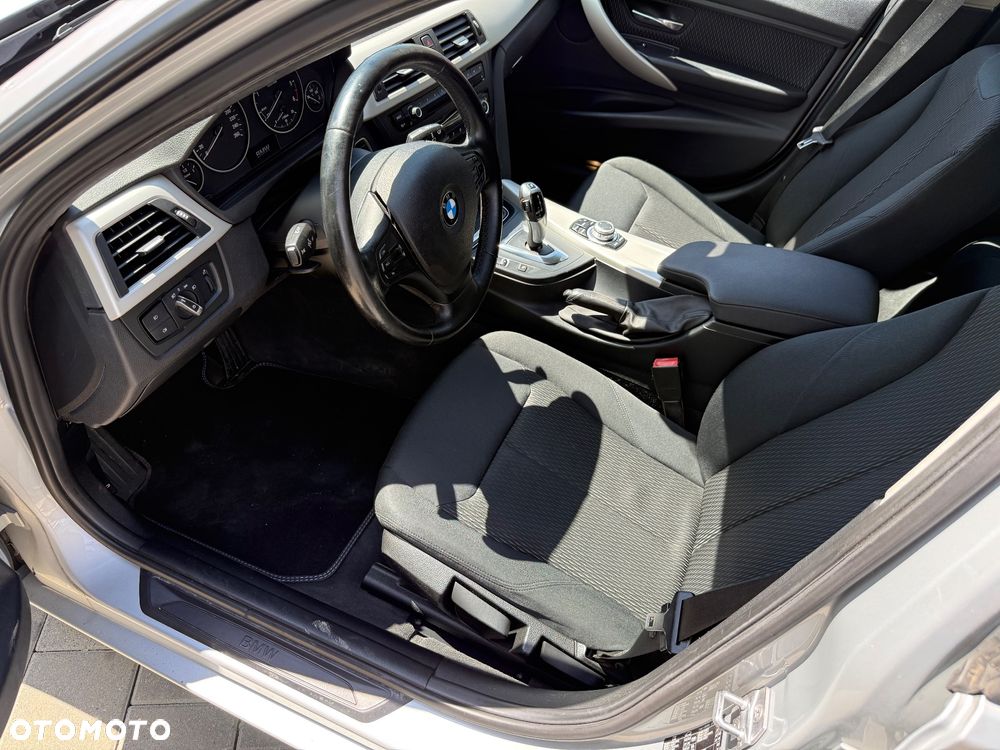 BMW Seria 3 318d Sport Line - 20