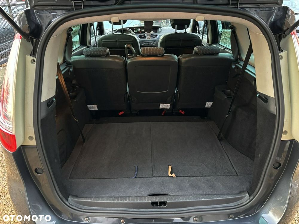 Renault Grand Scenic - 12