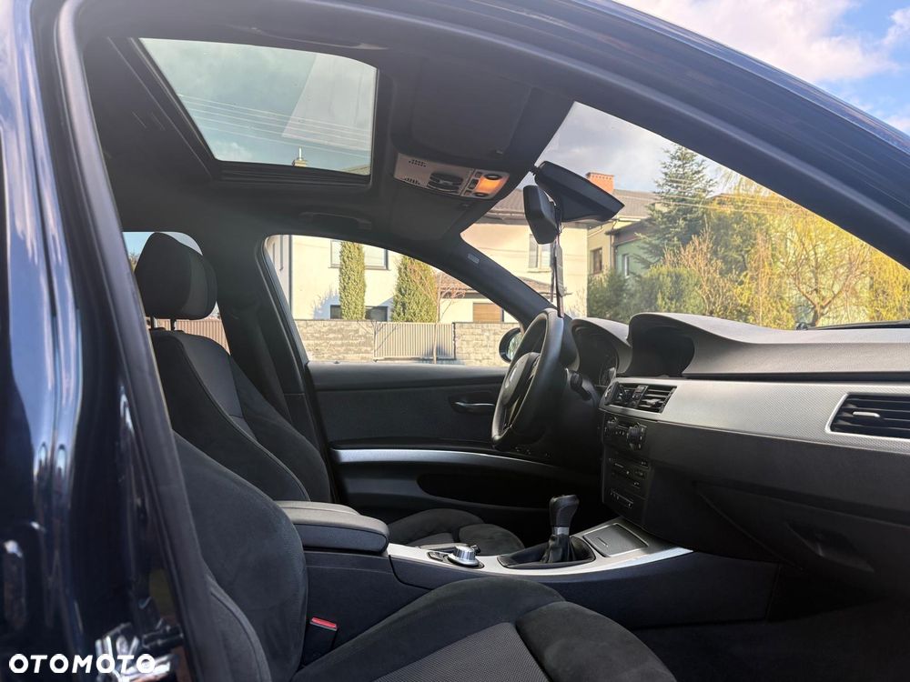 BMW Seria 3 320i Edition Sport - 16
