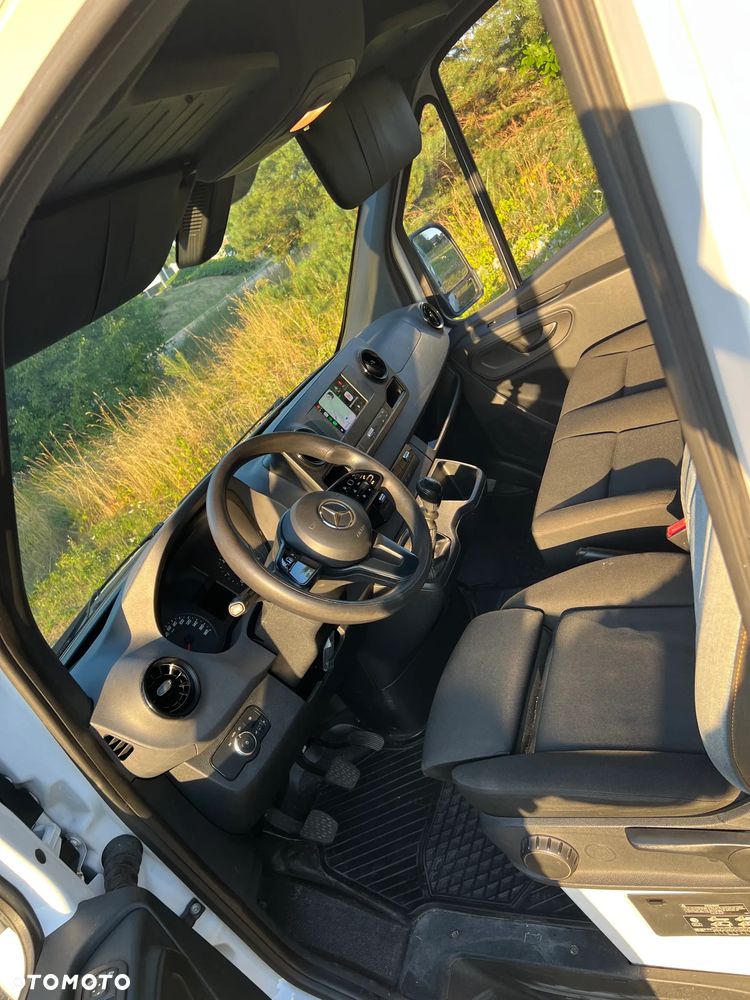 Mercedes-Benz Sprinter - 5