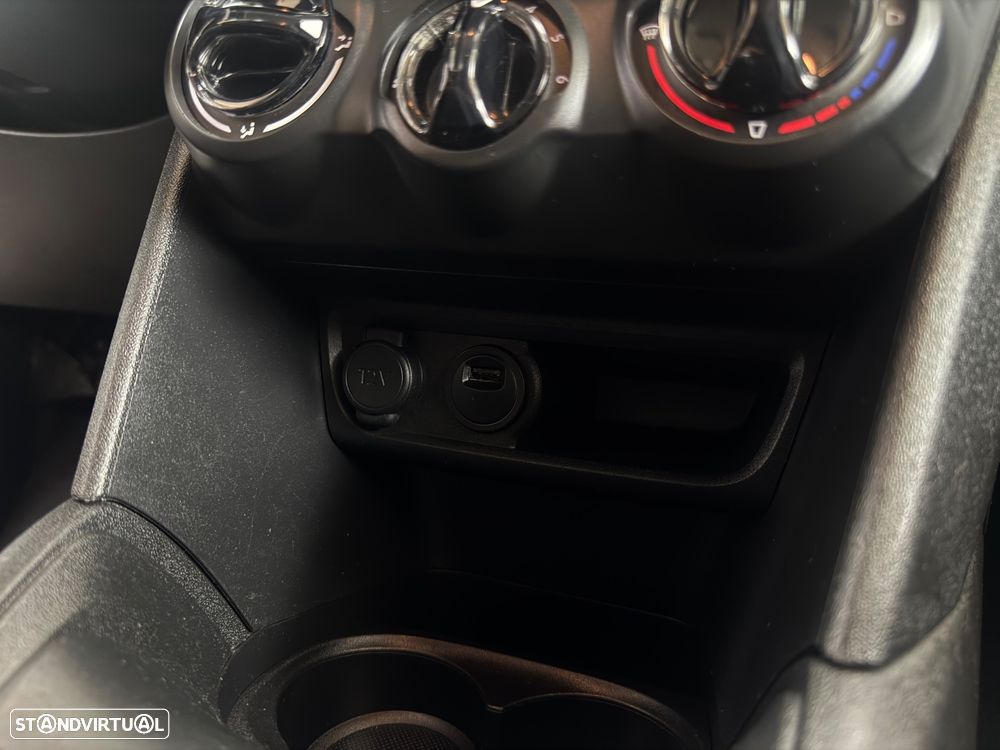 Peugeot 208 1.5 BlueHDi Signature - 27