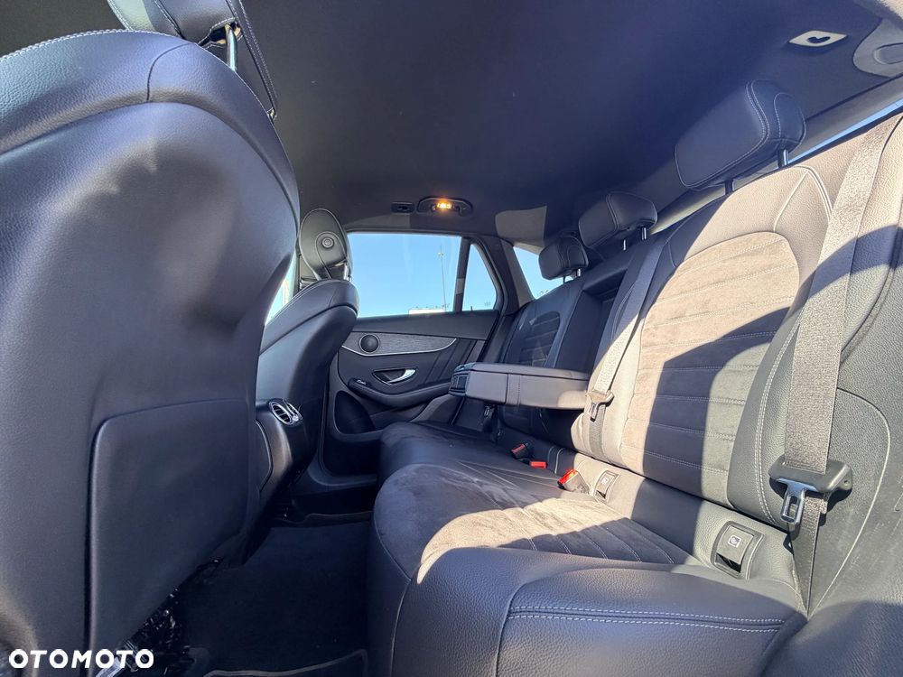 Mercedes-Benz GLC 200 4Matic 9G-TRONIC AMG Line - 16