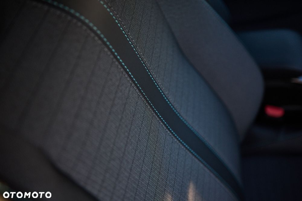 Peugeot 2008 1.2 PureTech Allure Pack S&S EAT8 - 16