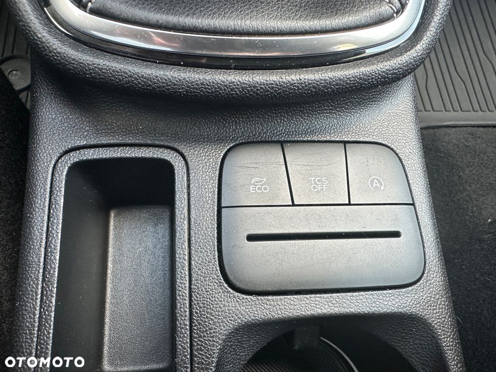 Ford Fiesta 1.1 S&S TITANIUM - 17