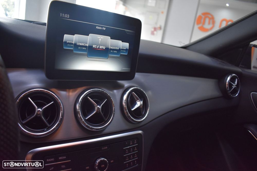 Mercedes-Benz CLA 180 - 30