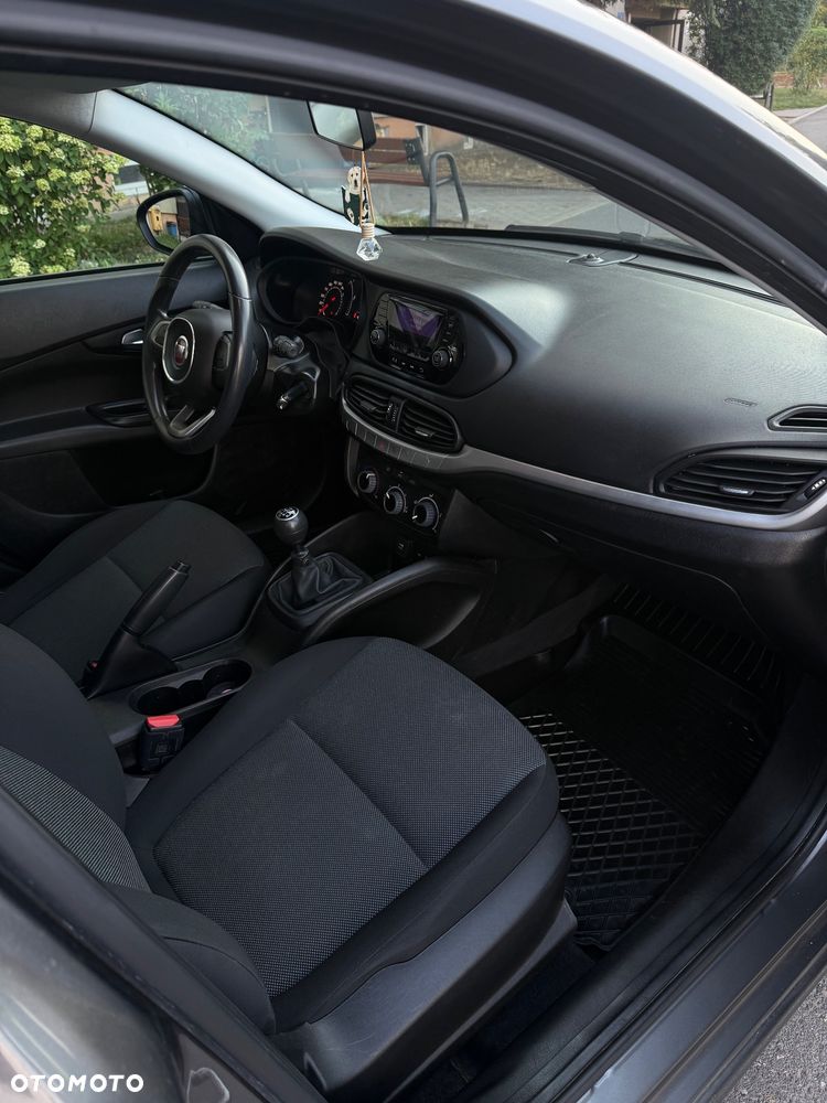Fiat Tipo 1.4 16v Easy EU6d - 11