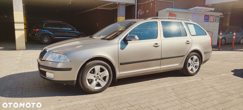 Skoda Octavia 2.0 FSI Ambiente - 2