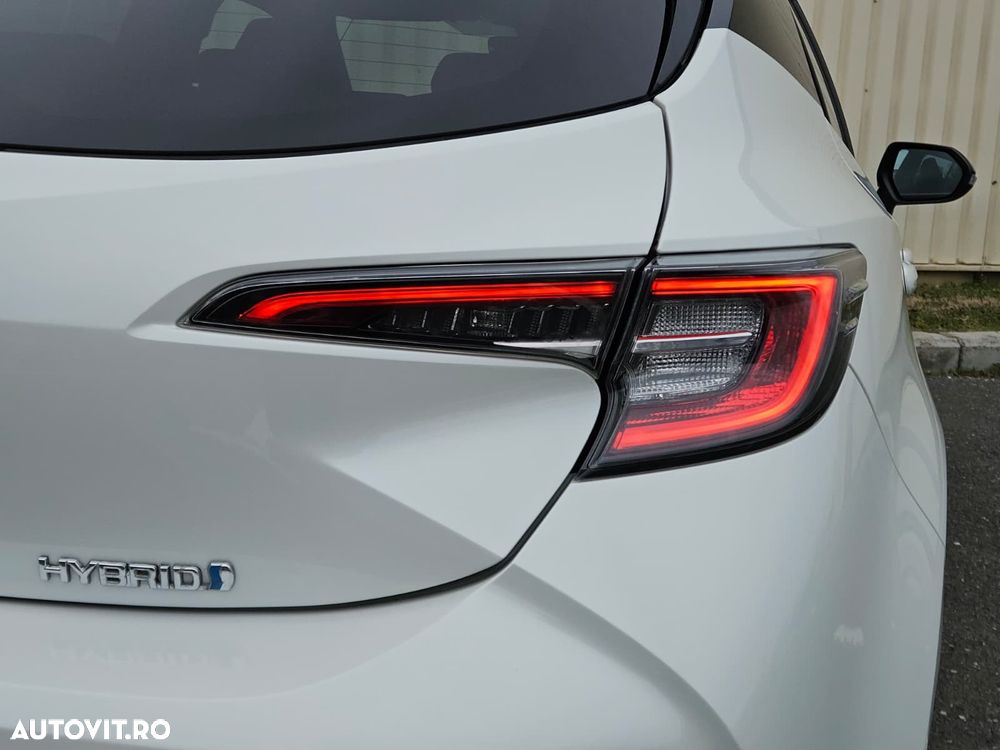 Toyota Corolla 2.0 HSD Exclusive Plus GR Sport Bi-Tone - 32