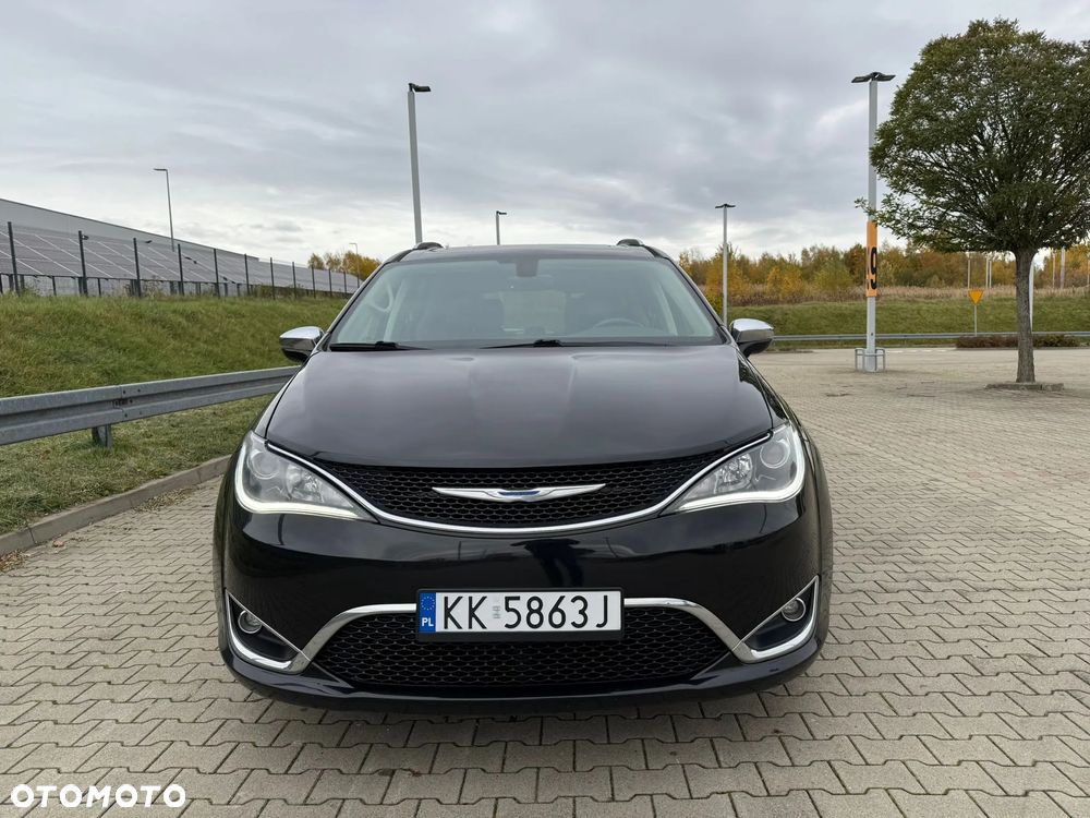 Chrysler Pacifica - 28