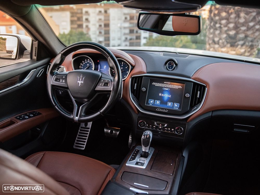 Maserati Ghibli Auto - 24