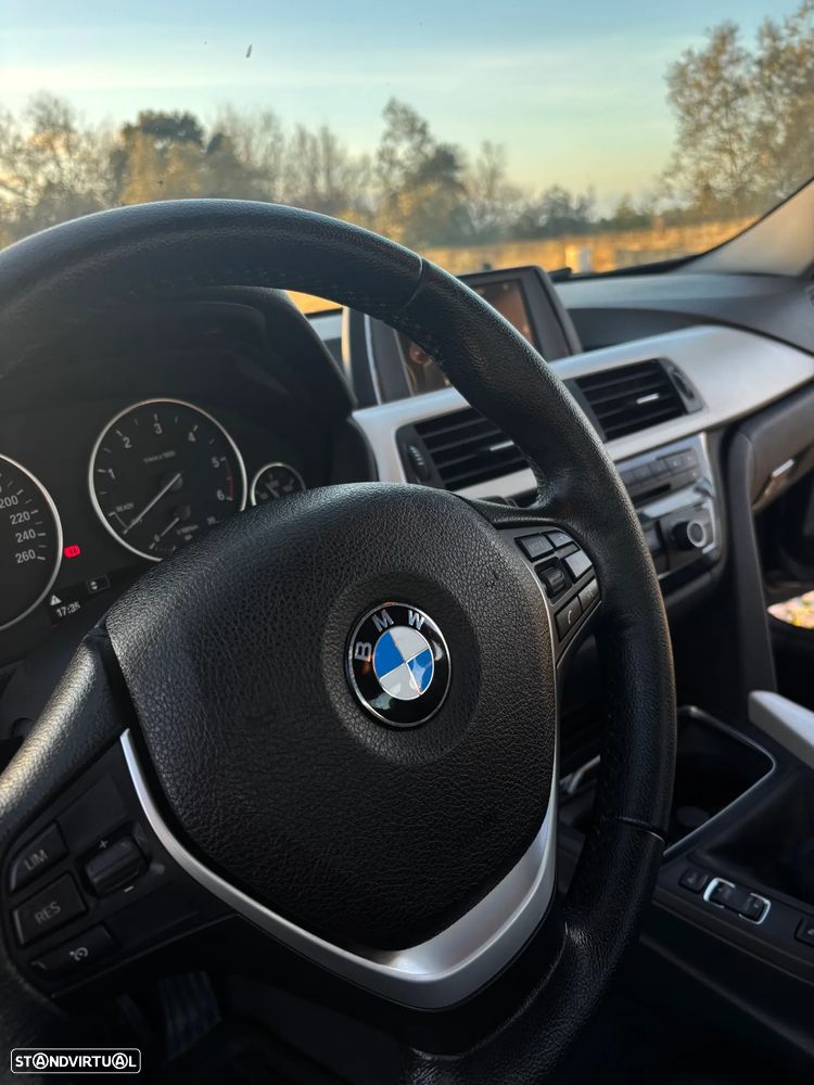 BMW 318 d Line Luxury - 22