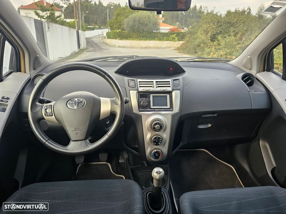 Toyota Yaris 1.4 D-4D Rock In Rio 08 - 15