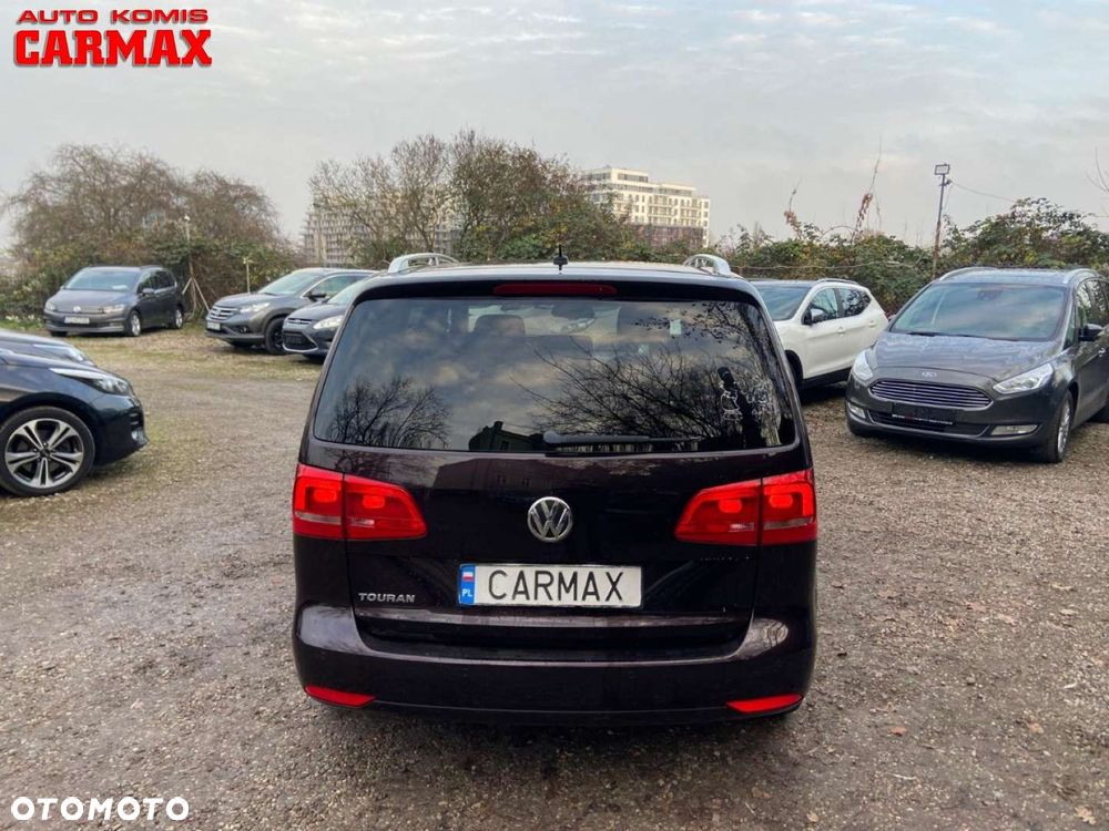 Volkswagen Touran - 11