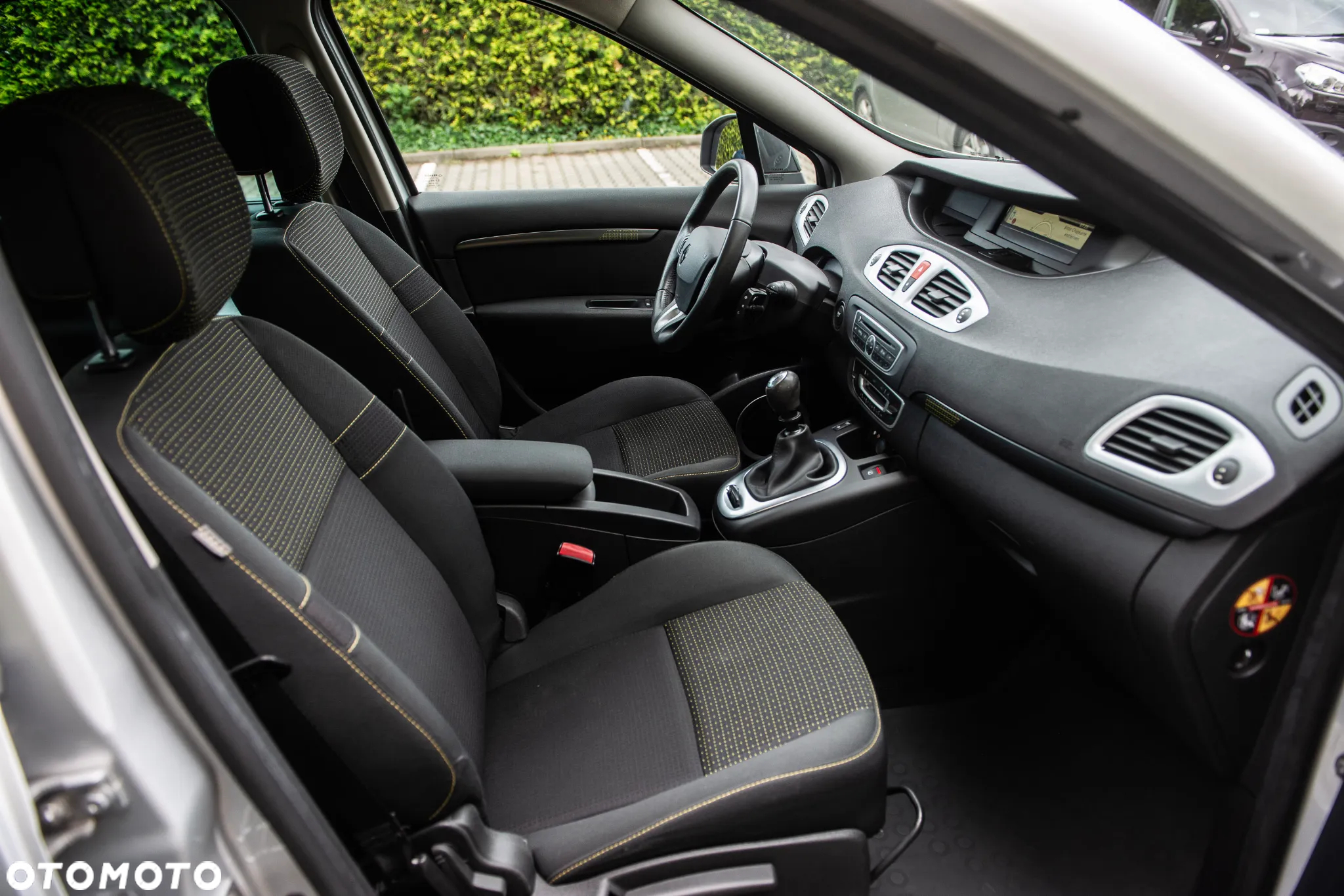 Renault Scenic 1.9 dCi Emotion Plus - 23
