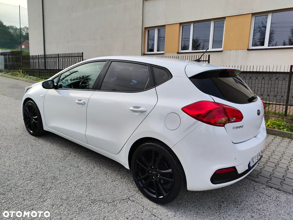 Kia Ceed - 12