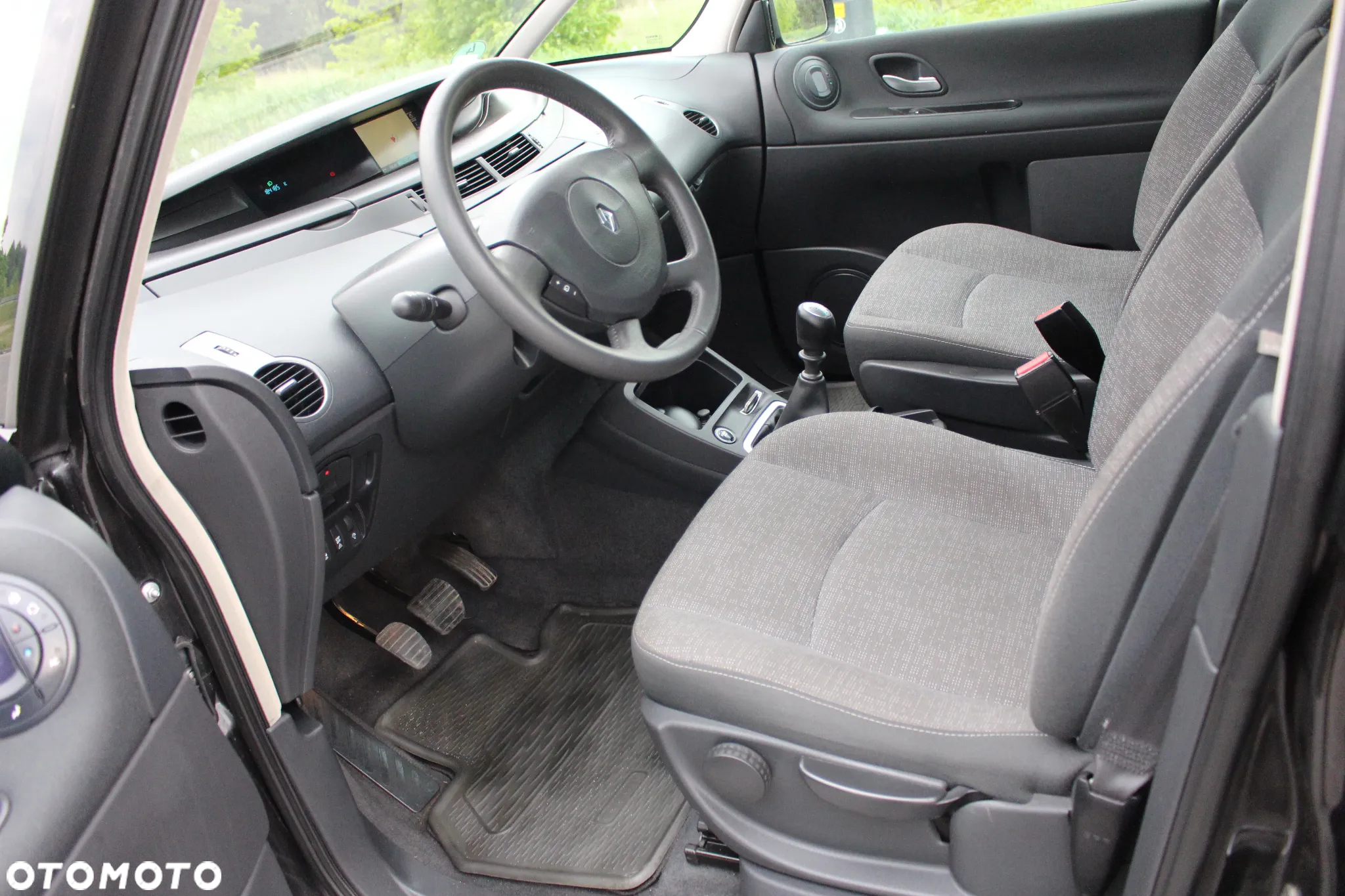 Renault Espace 2.0 Avantage - 10