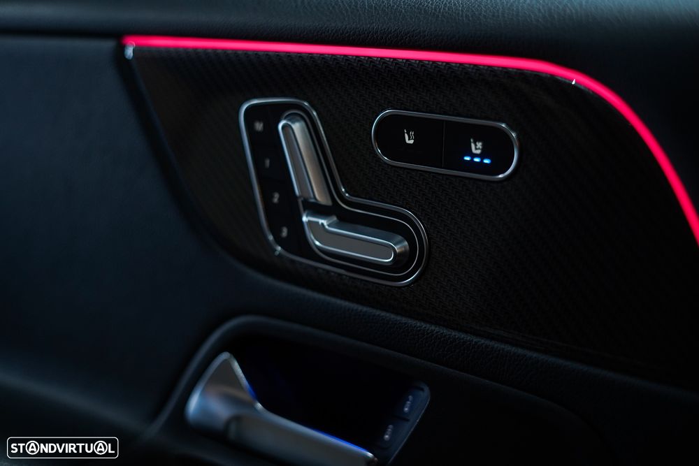 Mercedes-Benz GLB 200 d AMG Line - 14