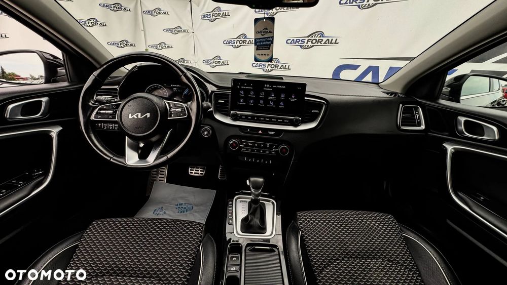Kia XCeed - 10