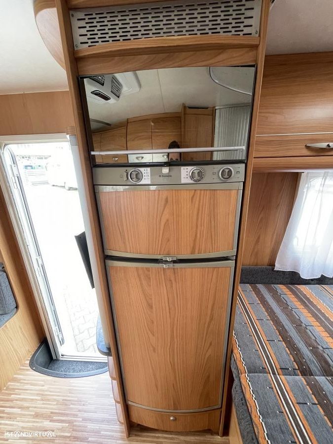 Burstner Privilége T615 cama francesa - 6