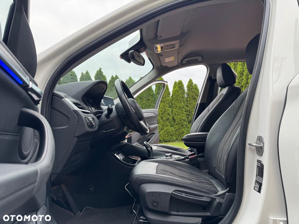 BMW X1 sDrive18d xLine - 13