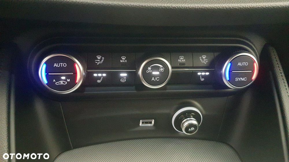 Alfa Romeo Stelvio - 24
