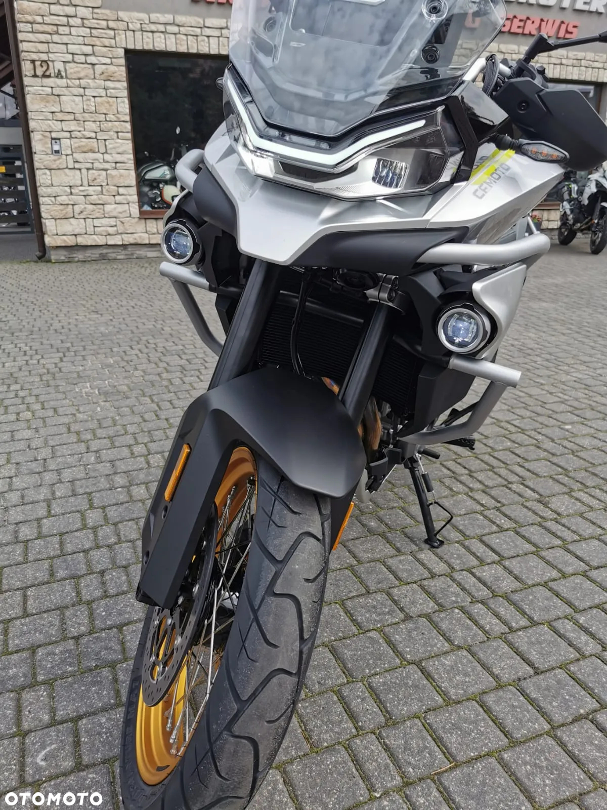 CFMoto MT - 12
