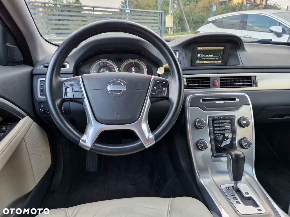 Volvo V70 D2 Summum - 17