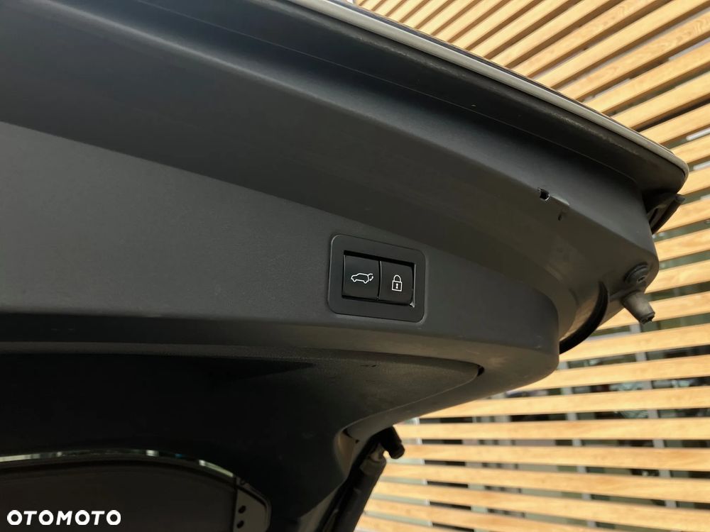 Toyota Corolla 2.0 Hybrid Executive - 9