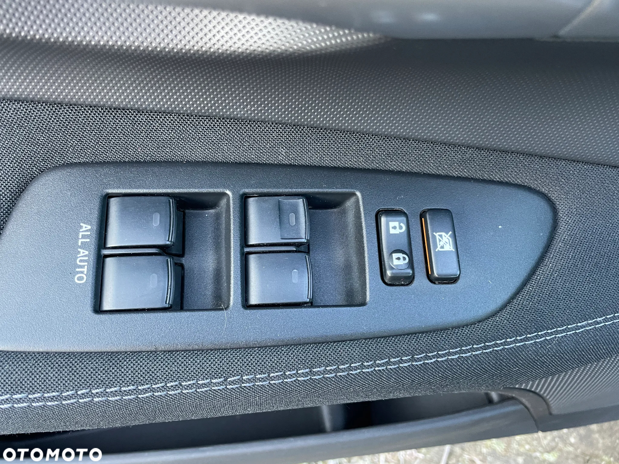 Toyota Auris 1.6 Premium + - 27